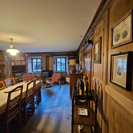 Semesterbostad L'atelier Du Temps - Casa Ronc