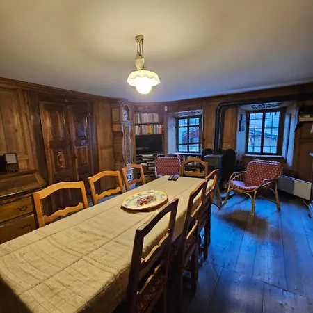 Semesterbostad L'atelier Du Temps - Casa Ronc